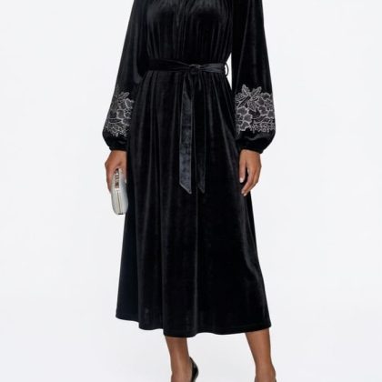 Rochie din catifea cu broderie argintie